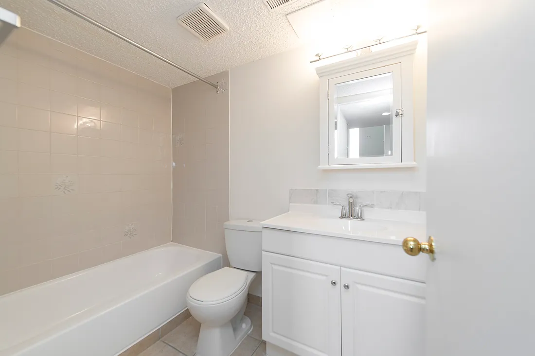 Bowness 4315 Apartments — Photo 4
