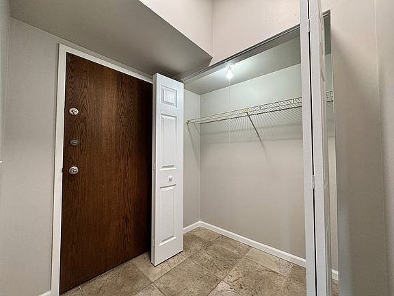 2nd image of 1539 Raymond Dr APT 204