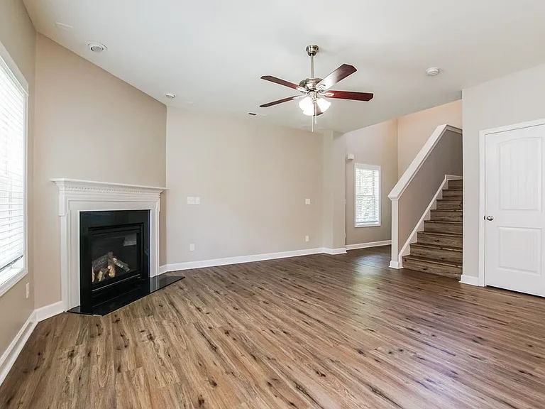 508 McCarthy Dr — Photo 5