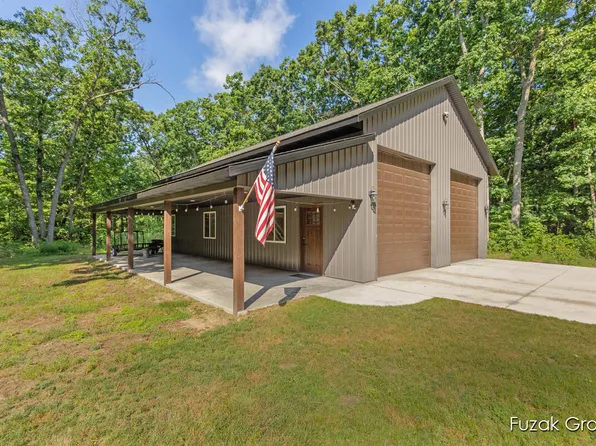 3268 Michele Ln, Hamilton, MI 49419