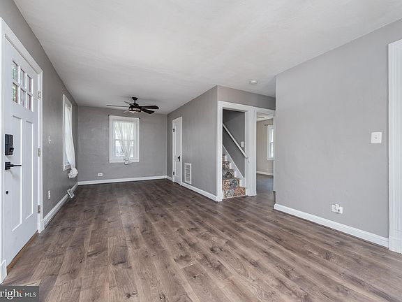 3rd image of 1207 McKinley St
