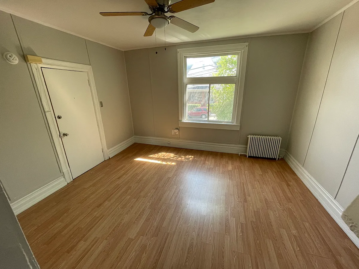 Building Photo - 749 Hazelwood Ave #1