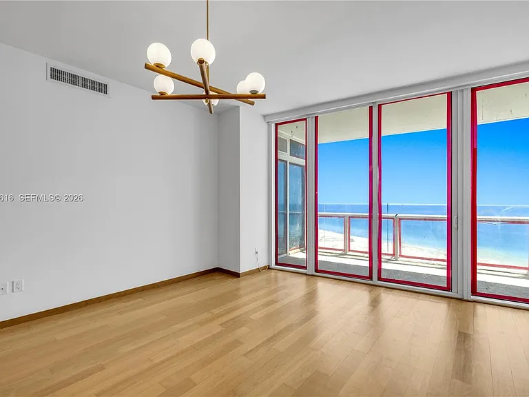 100 S Pointe Dr #1608 — Photo 16
