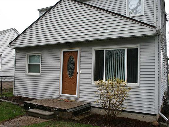 2nd image of 47200 Pinecrest Dr