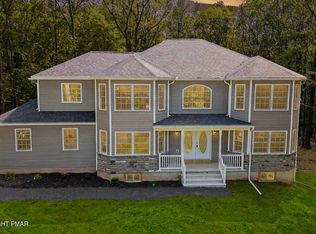181 Whitetail Rd, Henryville, PA 18332