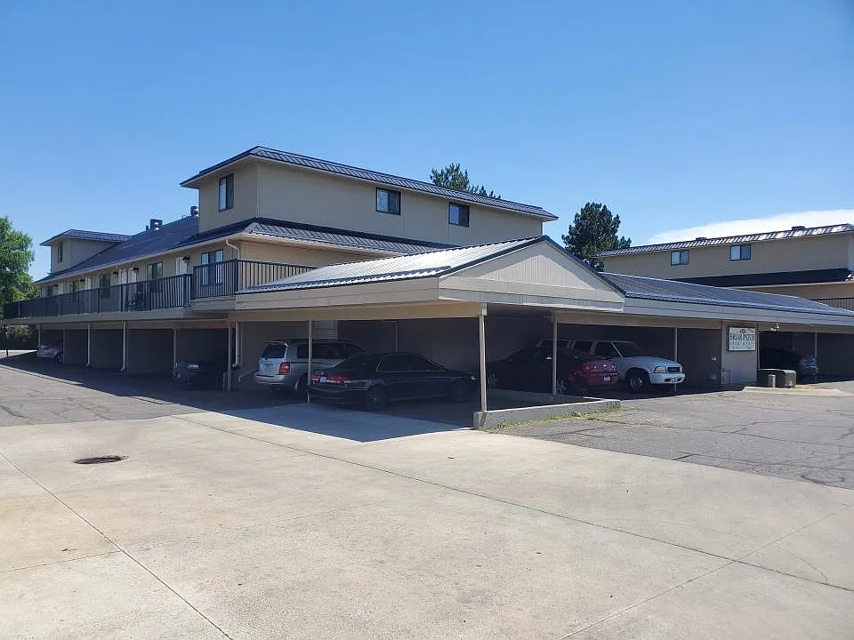2 bed, 1.0 bath, $975 — Photo 1