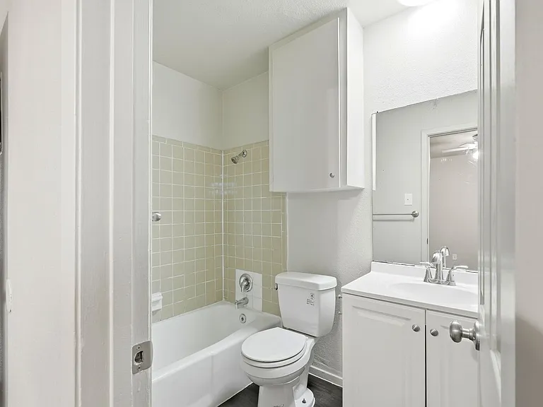 2319 Greenfield Pkwy — Photo 22