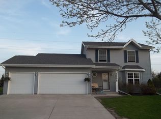 1558 Primrose Ln, Fond Du Lac, WI 54935