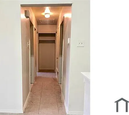 2 bed, 896 sqft, $1,300 — Photo 4