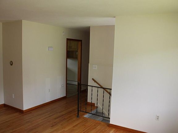 5th image of 223 Schepps Ln