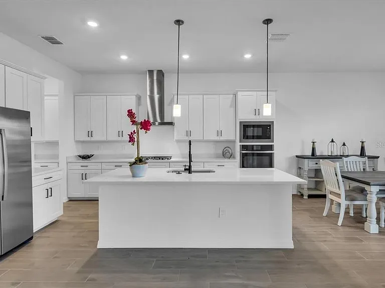 5522 Lightning Whelk Ln — Photo 8