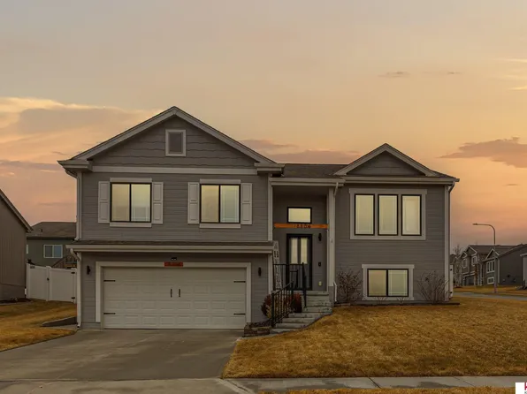 18804 Robin Dr, Omaha, NE 68136