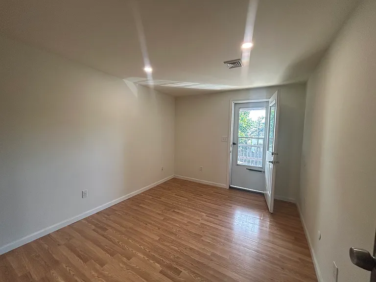 Entrance Bedroom