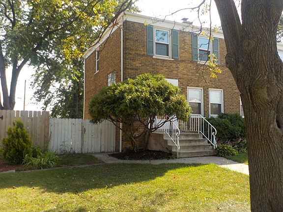 2nd image of 5139 W 64th Pl