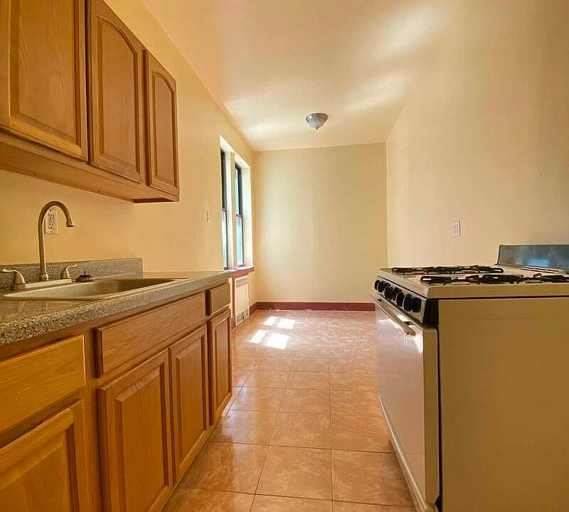 1st image of 360 E 19th St #D