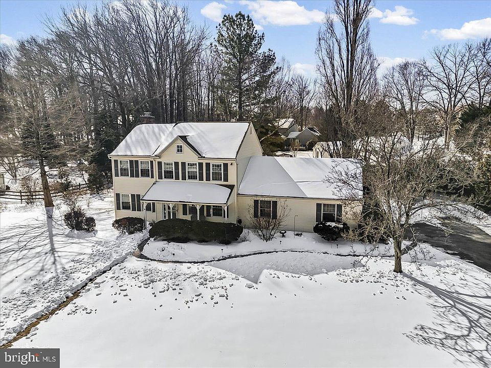 1st image of 1103 Red Oak Dr