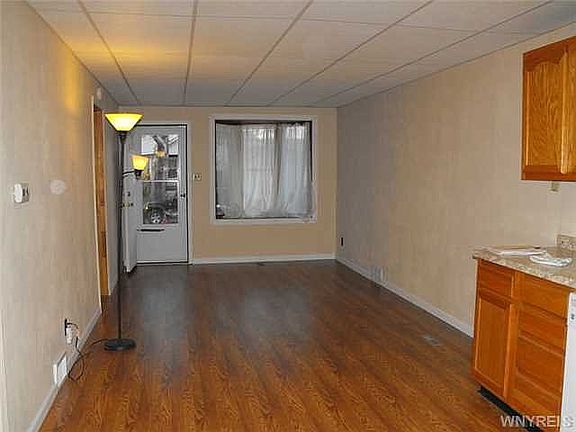 4th image of 3073 Monroe Ave