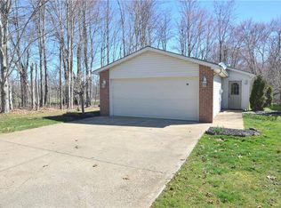 414 Orchard Hill Dr, Leetonia, OH 44431
