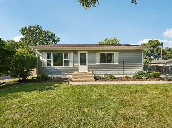 1512 Catalpa Dr, Holiday Hills, IL 60051