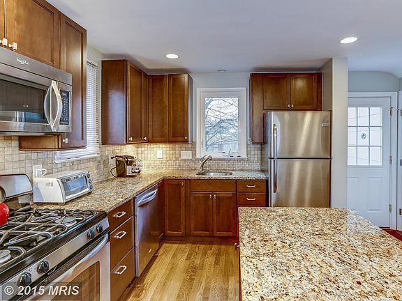 4th image of 11014 Glueck Ln