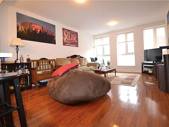 5th image of 80 Meserole St #1Q