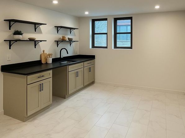 1639 Indiana St, Lawrence, KS 66044