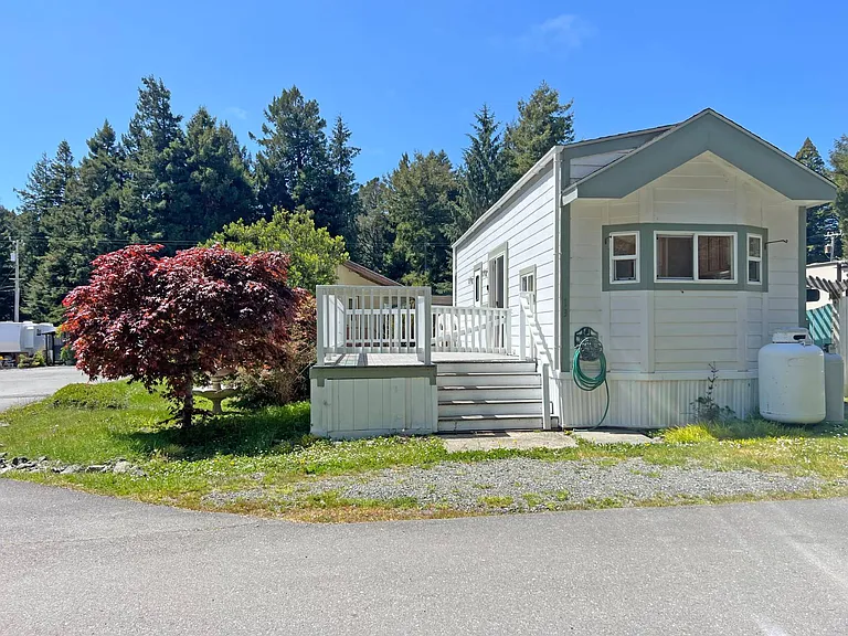 51 Midway Dr #13 — Photo 10