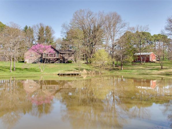 8556 Kee Mac Ln, Alton, IL 62002