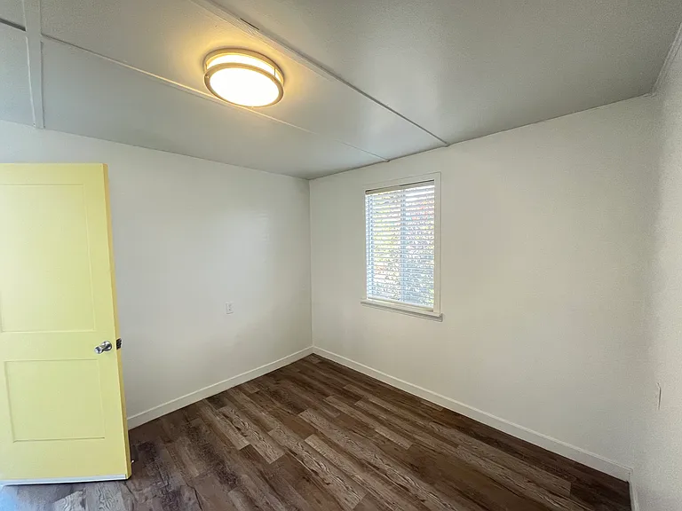 2916 Alder Ave — Photo 3