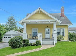 6 Clinton St, Valhalla, NY 10595