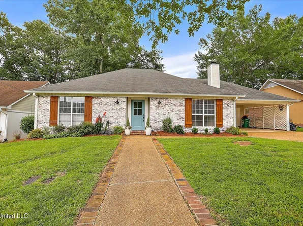 714 Hawthorn Green Dr, Ridgeland, MS 39157