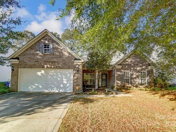 401 Dutchmans Meadow Dr, Mount Holly, NC 28120