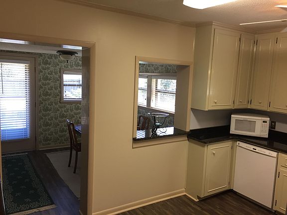 Kitchen & Breakfast Room