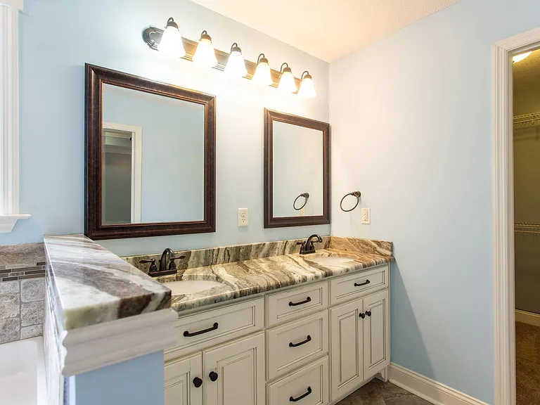 3930 Glen Laurel Dr S — Photo 27