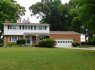 121 Iroquois Dr, Butler, PA 16001