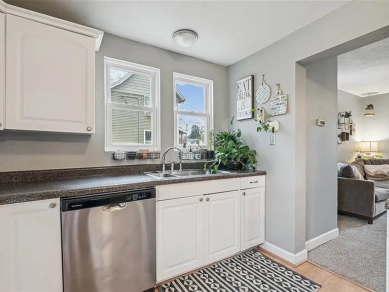 226 W South St — Photo 11