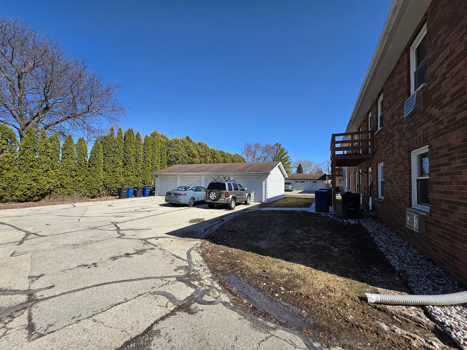 844 W 20th Ave — Photo 2