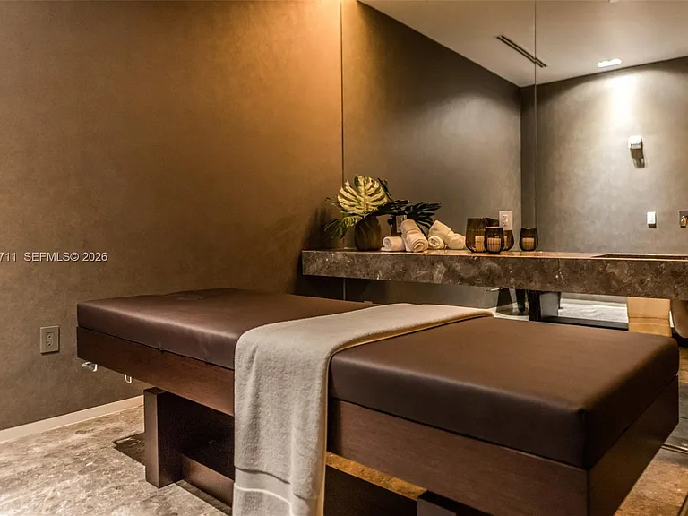 480 NE 31st St #1801 — Photo 31