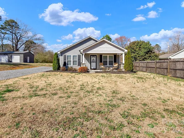 2211 Waverly St, Albemarle, NC 28001