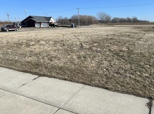 395 Hickory Ln NE, Owatonna, MN 55060