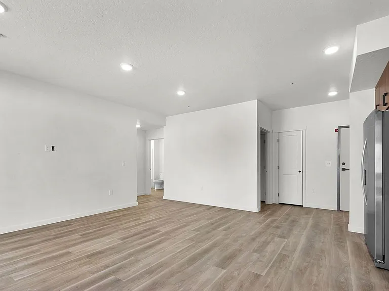 Veazey Park Apartments — Photo 38