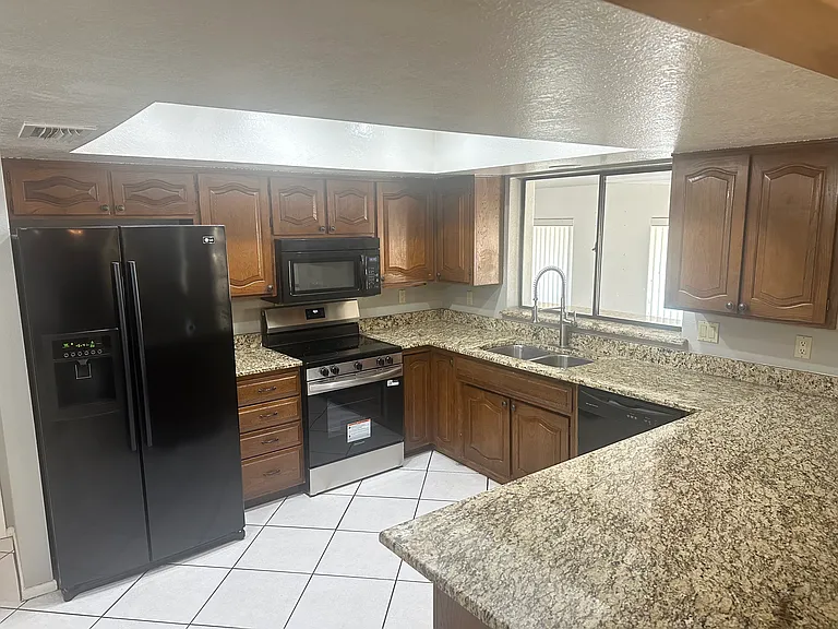 581 W Jasper Dr — Photo 9