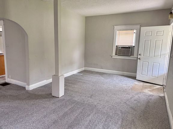 5th image of 2610 Quincy Ave