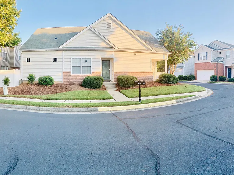 144 Swanee Ln — Photo 18