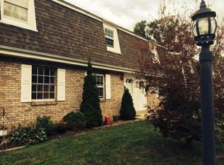 239 Whitestown Vlg APT E, Butler, PA