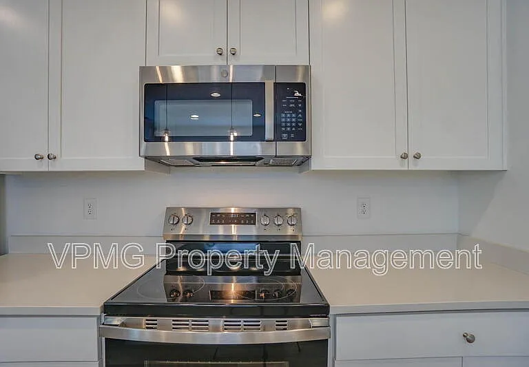 2301 SW 5th Pl — Photo 13