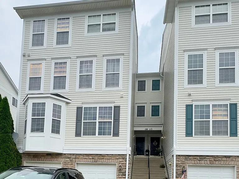 130 Mohegan Dr #B — Photo 1