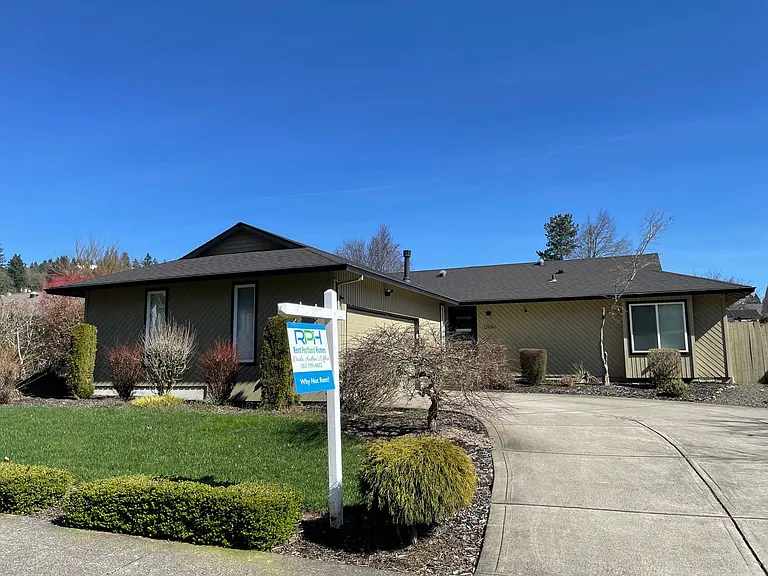 12956 SE 126th Ave — Photo 2