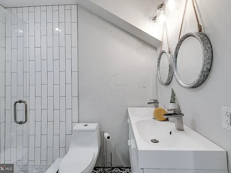 1825 Ginnodo St #1R — Photo 20