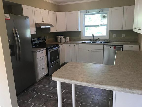 3rd image of 1912 McClain Dr